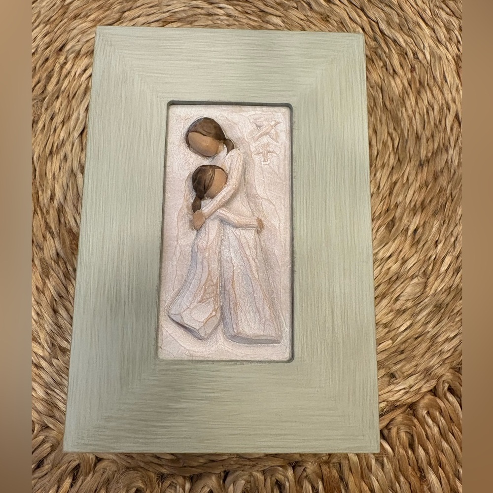 New Willow Tree Embrace Plaque - Green and Brown